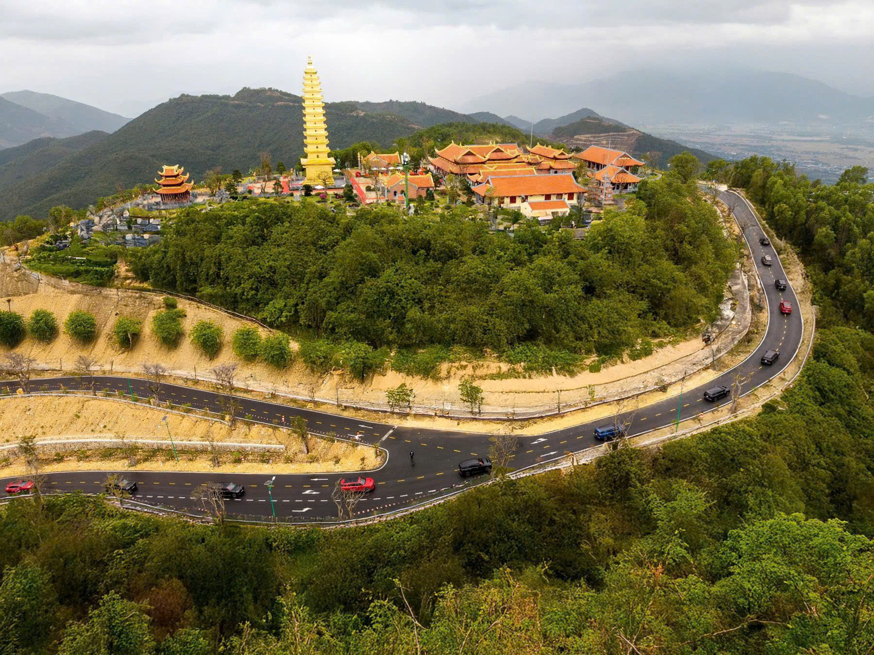 3 chi tiết trong đám cưới Á hậu Phương Nhi - doanh nhân Minh Hoàng được bàn luận nhiều nhất trên mạng xã hội- Ảnh 1.