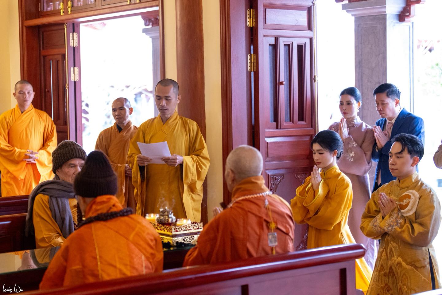 3 chi tiết trong đám cưới Á hậu Phương Nhi - doanh nhân Minh Hoàng được bàn luận nhiều nhất trên mạng xã hội- Ảnh 2.