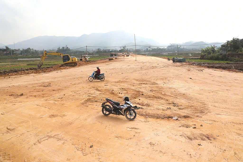 Hàng trăm hộ dân Nghệ An hiến đất mở đường- Ảnh 1.