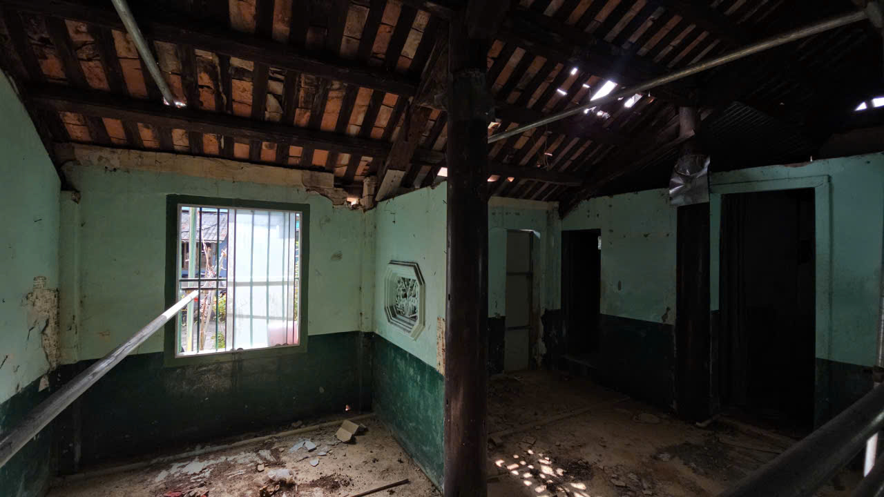 Lộ bức họa nghi bản đồ cổ sau lớp sơn tại di tích Khâm Thiên Giám- Ảnh 1.