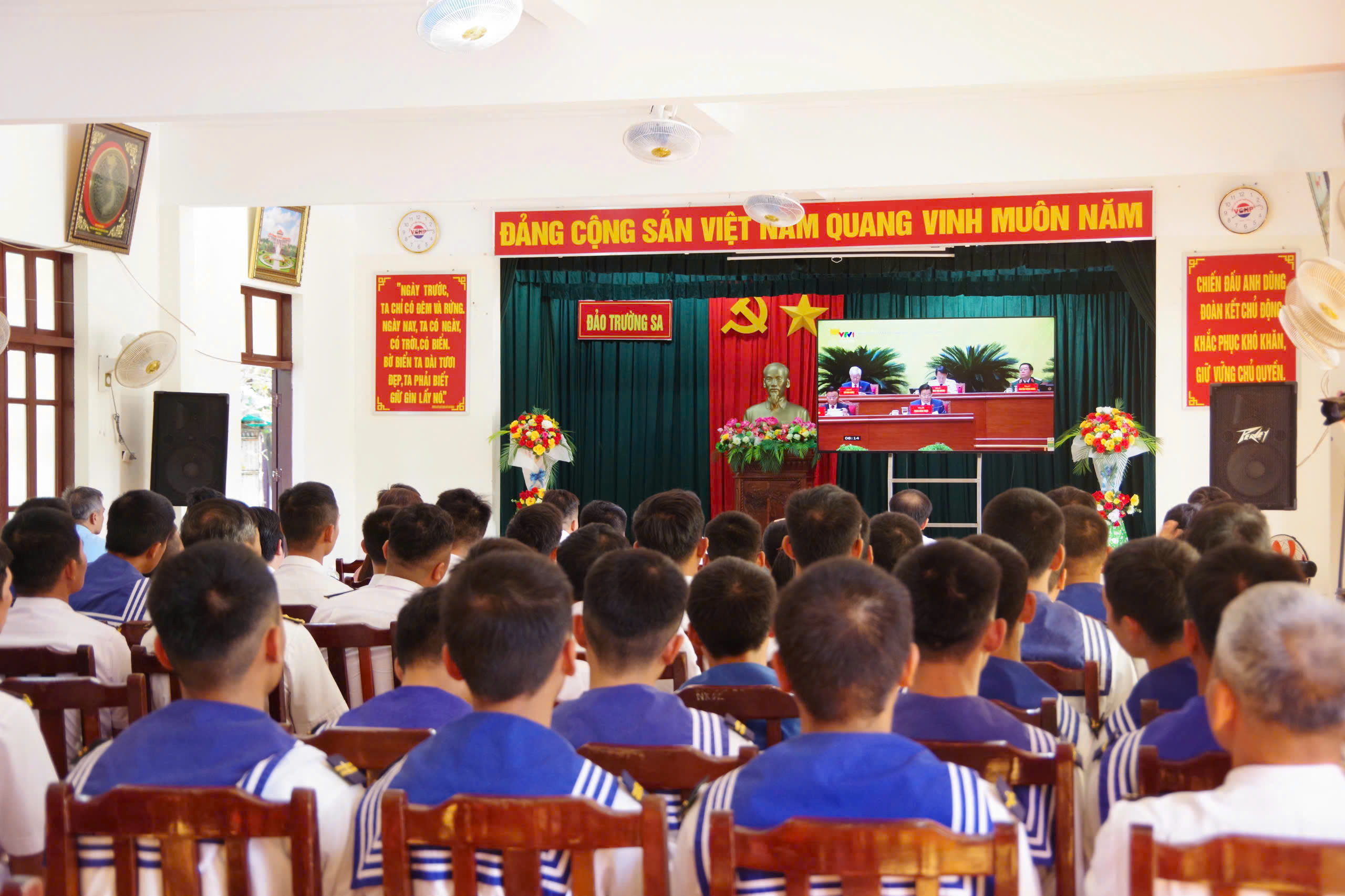 View - Khí thế và niềm tin của cán bộ, chiến sĩ Hải quân với kết quả Đại hội XIV