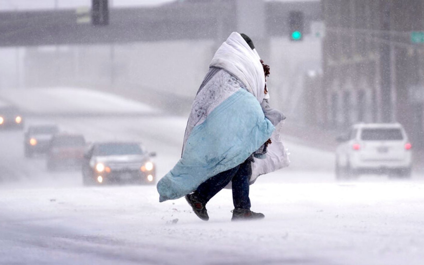 Bão tuyết kỷ lục càn quét nhiều quốc gia, thiên tai trên thế giới có thể khủng khiếp đến mức nào?