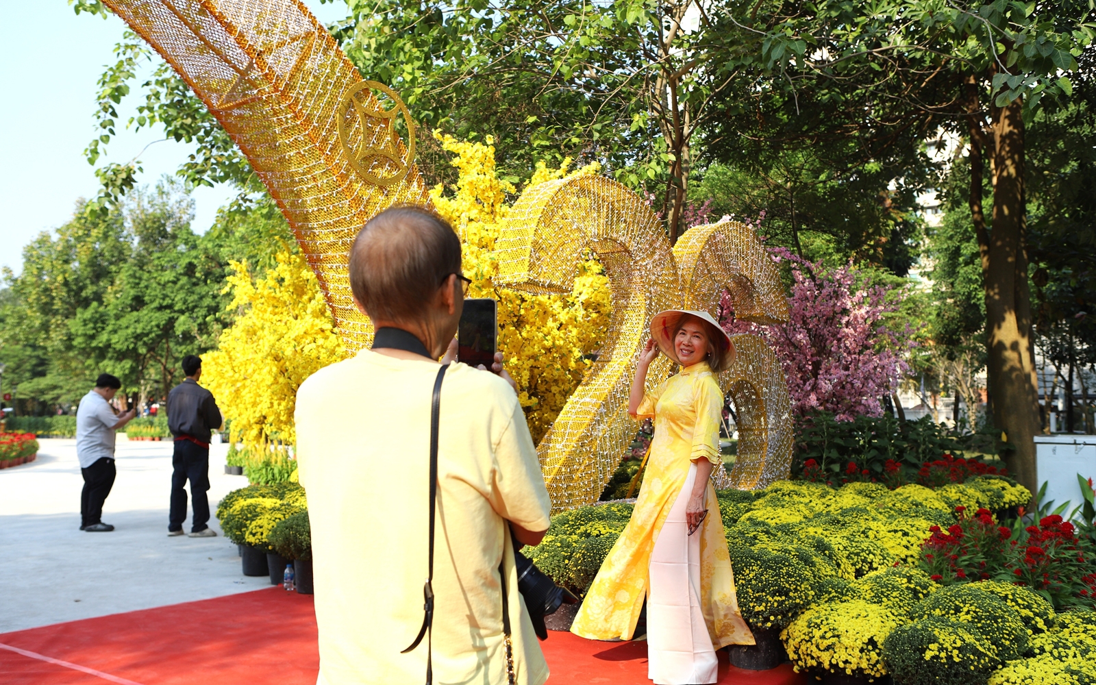 Người dân thích thú check-in Con đường nhiếp ảnh 'độc nhất vô nhị' ở TPHCM- Ảnh 10. Người dân thích thú check-in Con đường nhiếp ảnh 'độc nhất vô nhị' ở TPHCM- Ảnh 10.