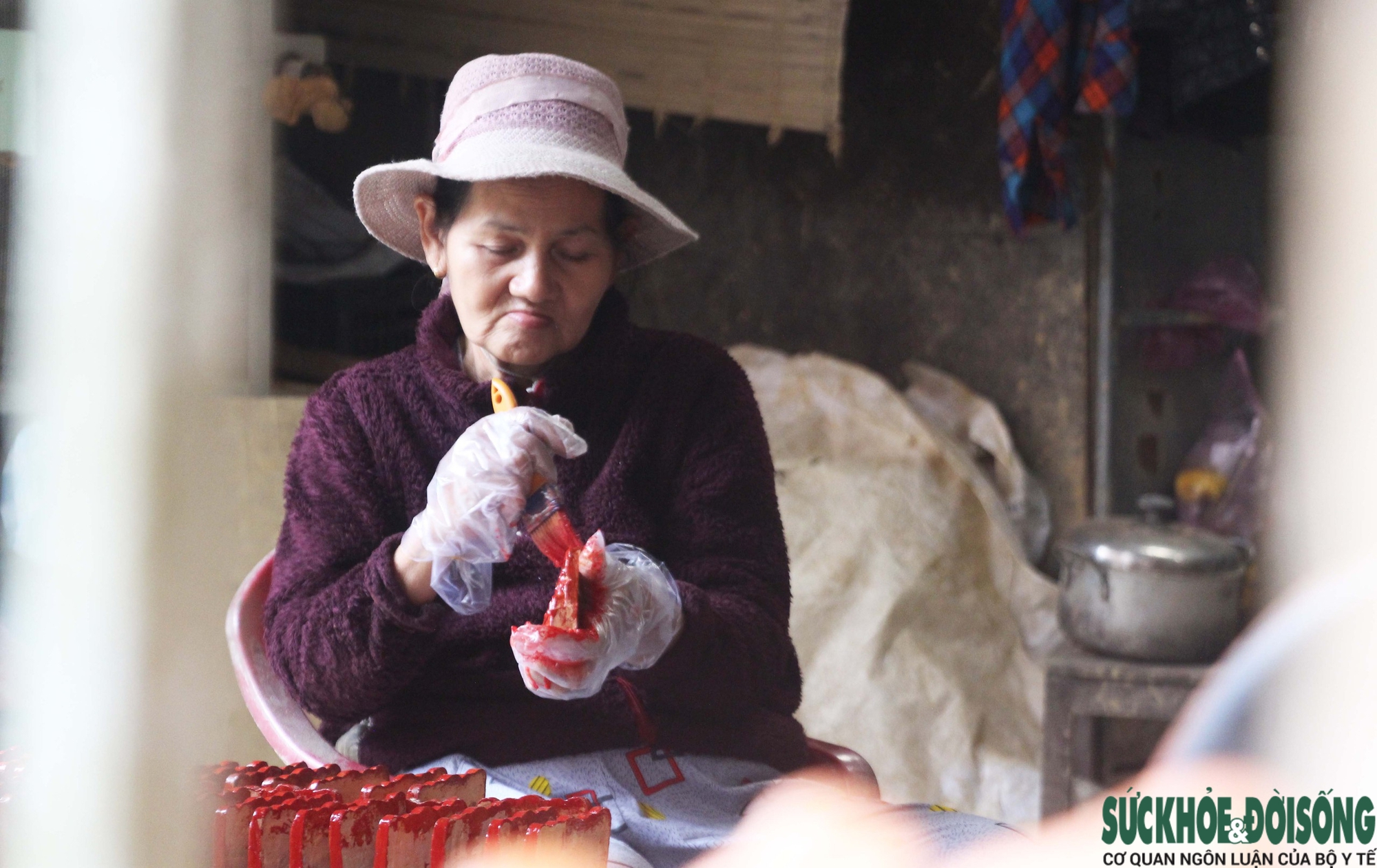 Làng gốm 500 năm tuổi tất bật vào mùa làm linh vật ngựa- Ảnh 1. Làng gốm 500 năm tuổi tất bật vào mùa làm linh vật ngựa- Ảnh 1.