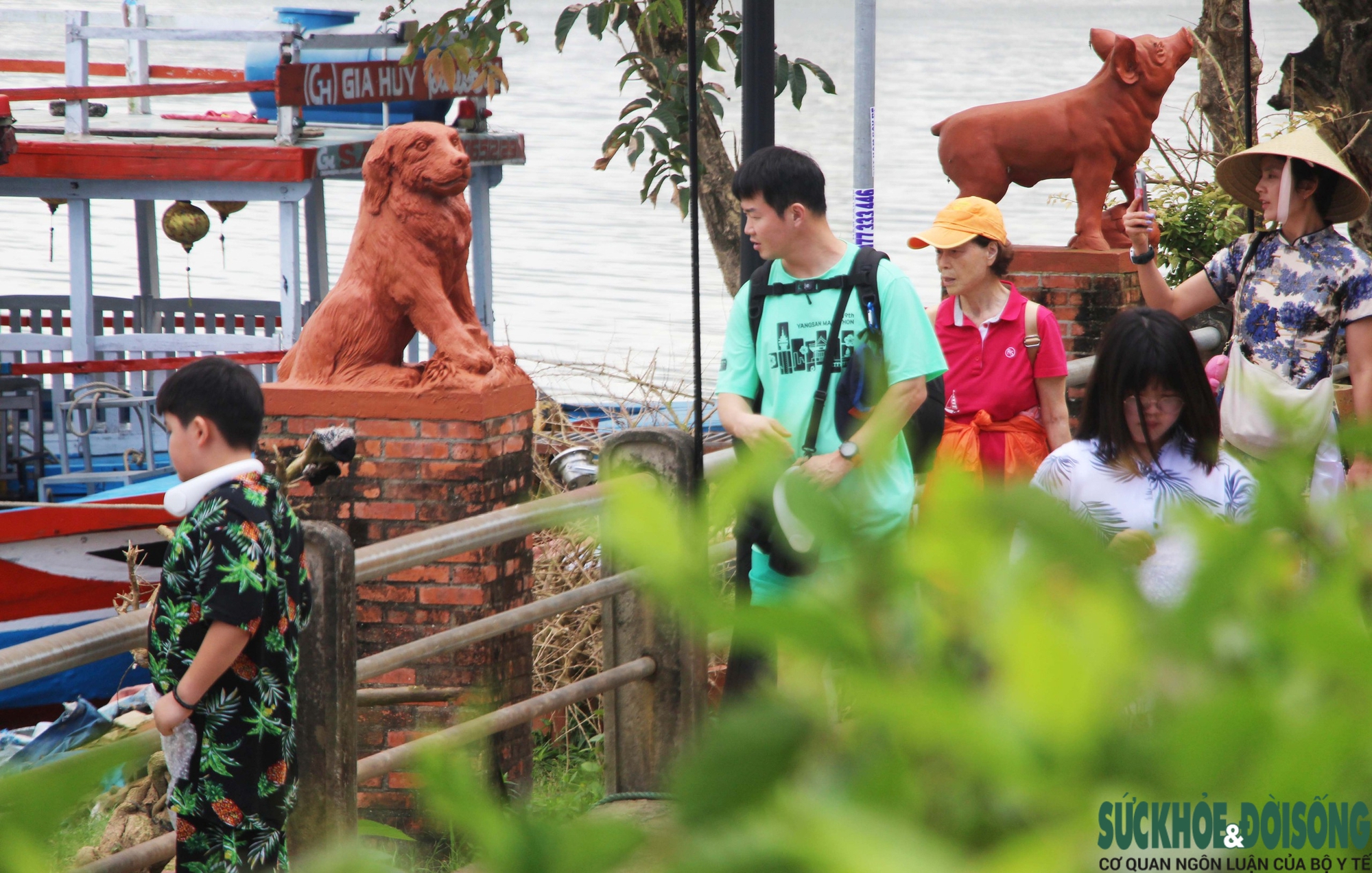 Làng gốm 500 năm tuổi tất bật vào mùa làm linh vật ngựa- Ảnh 6. Làng gốm 500 năm tuổi tất bật vào mùa làm linh vật ngựa- Ảnh 6.