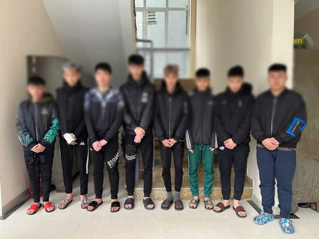 Hà Nội: Tạm giữ hình sự 5 đối tượng gây rối trật tự công cộng tại hầm Kim Liên trong đêm 'đi bão'- Ảnh 1.