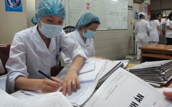 Nâng phụ cấp ưu đãi nghề y: Khi chính sách "chạm" vào những  đêm trực