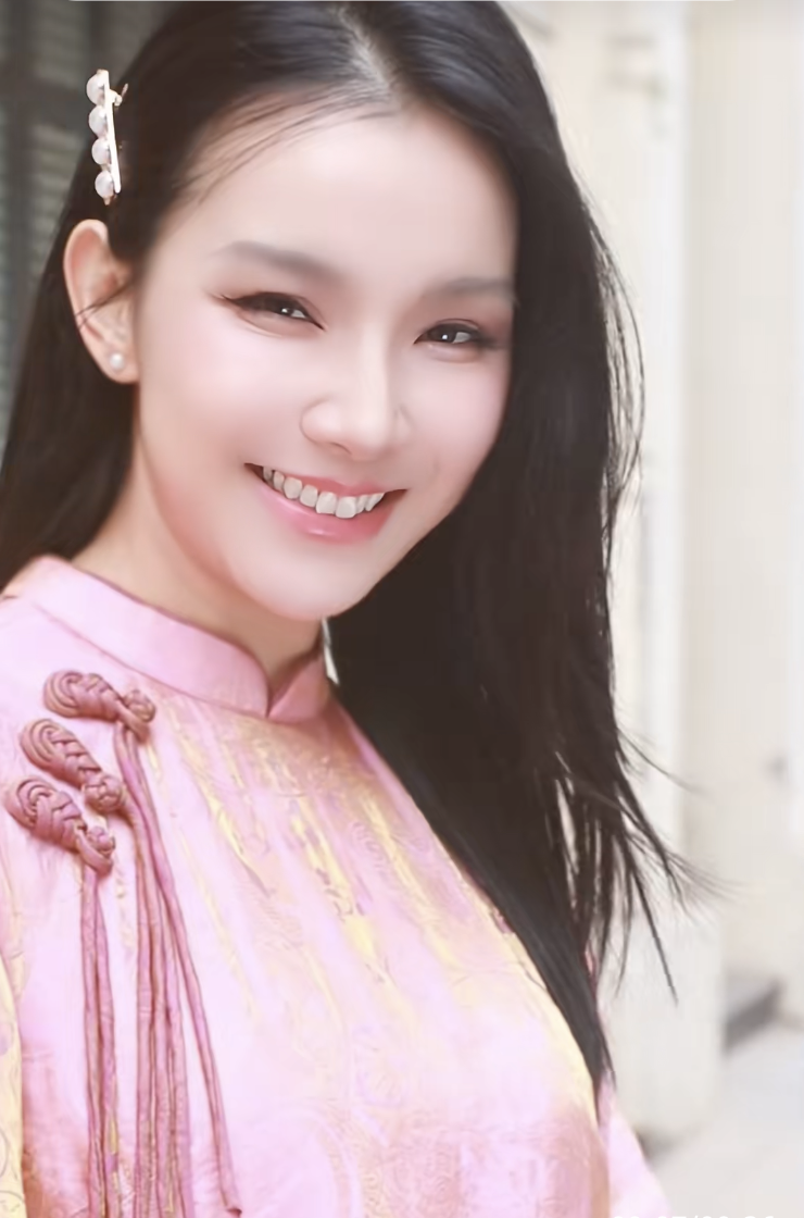 Hoa hậu Thùy Lâm gây ngỡ ngàng ở tuổi U40- Ảnh 4.