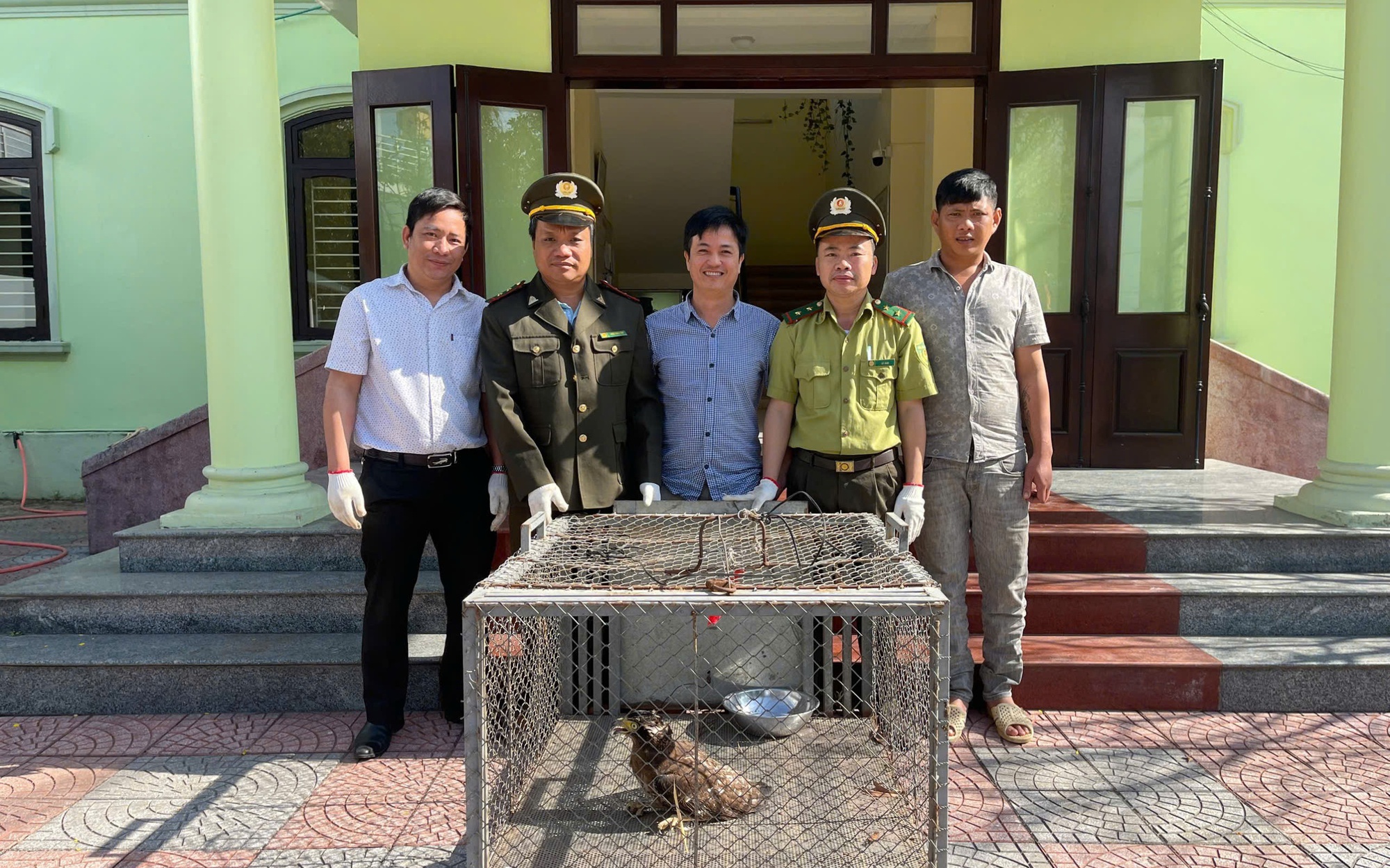 Bắt đối tượng trộm thiên nga trắng hiếm tại Thảo Cầm viên Sài Gòn- Ảnh 6.