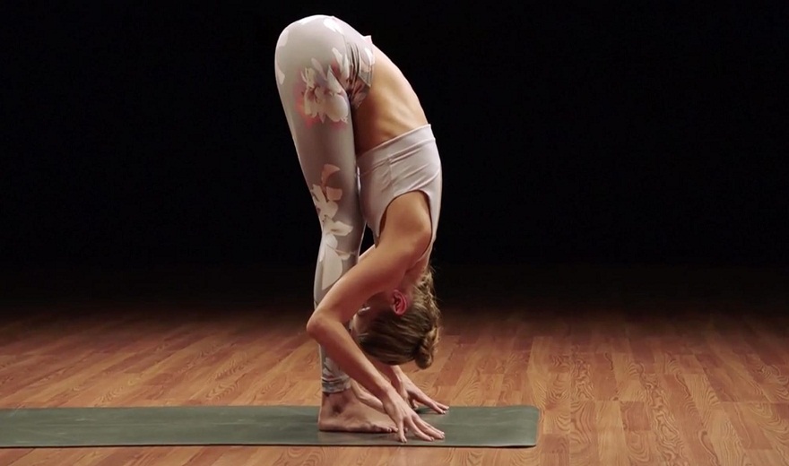 5 tư thế yoga giúp giảm rụng tóc trong mùa đông- Ảnh 2.