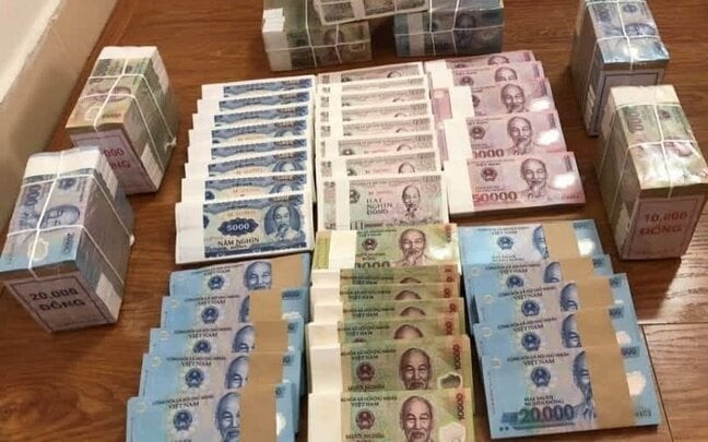 Nhộn nhịp thị trường "đổi tiền mới" trước Tết: Cẩn trọng kẻo mất tiền oan