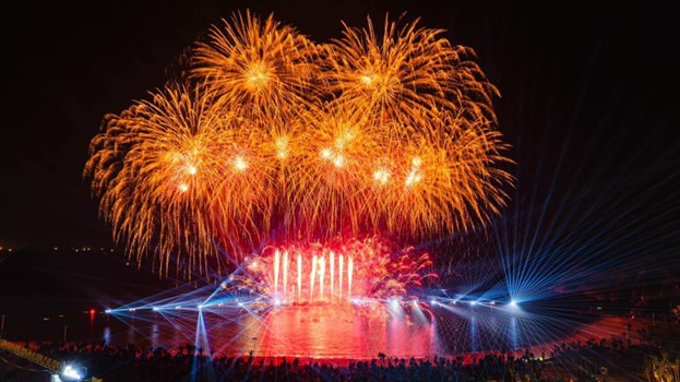 Từ 'đảo pháo hoa' 365 ngày, 'thành phố pháo hoa' không ngủ đến đại nhạc hội pháo hoa tại Hà Nội và dấu ấn Sun Group- Ảnh 3.