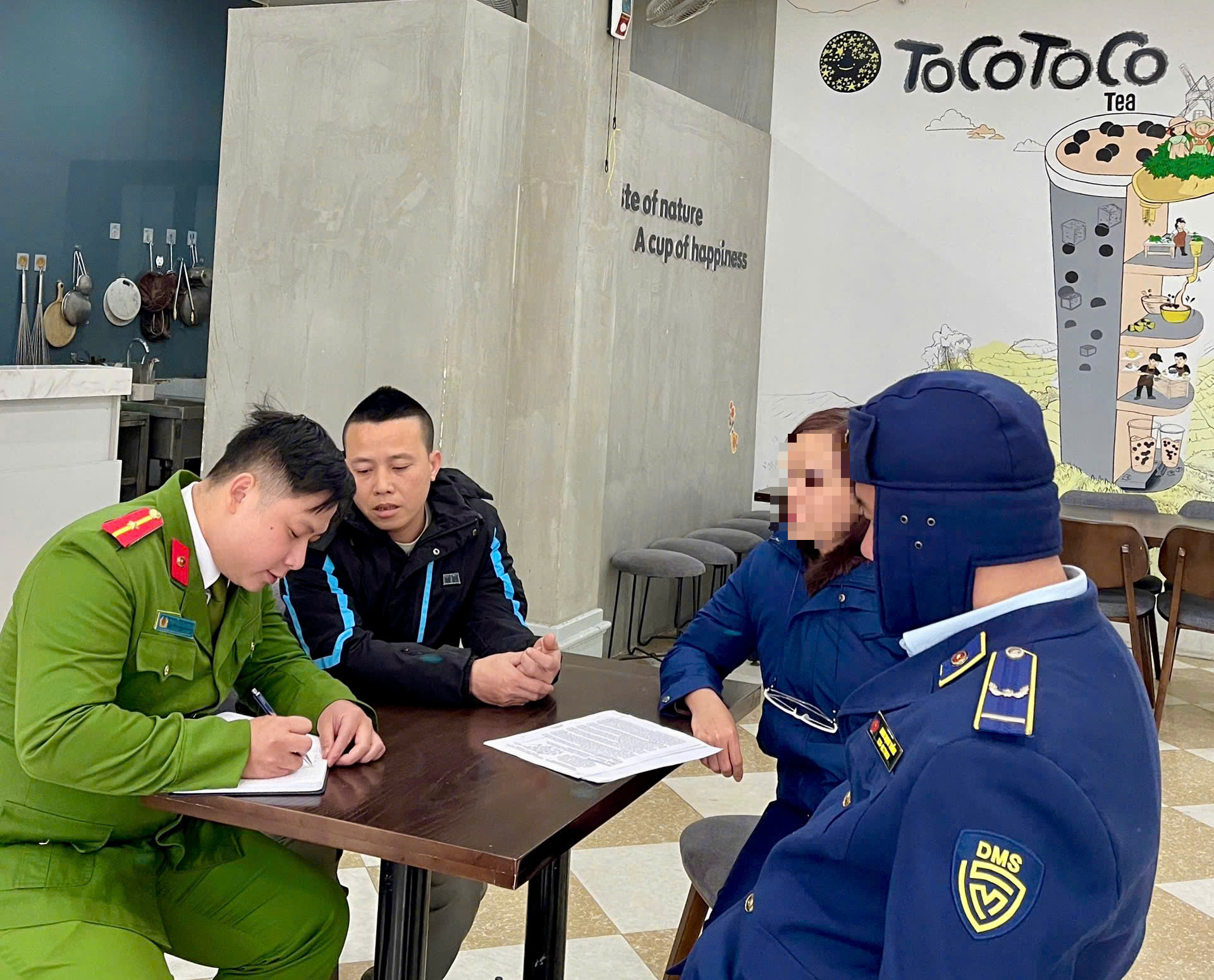 Xâm phạm nhãn hiệu, cửa hàng trà sữa ToCoToCo ở Hưng Hà (Hưng Yên) bị xử phạt 15 triệu đồng- Ảnh 2.