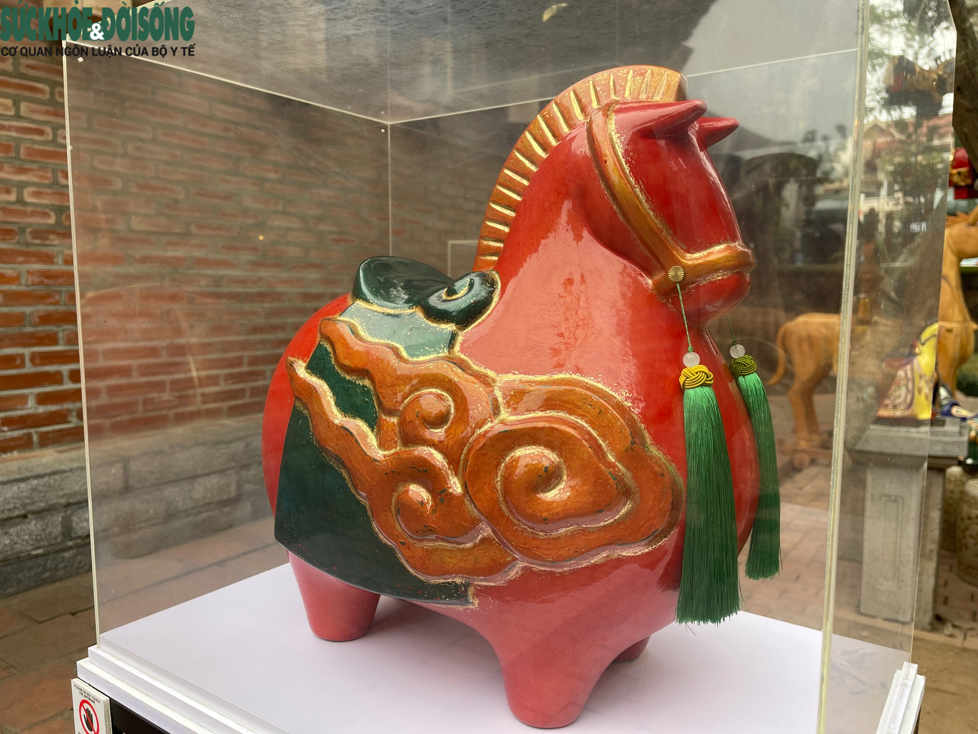 Cận cảnh bộ tượng ngựa độc bản Tây Nguyên chào Tết Bính Ngọ tại Hà Nội- Ảnh 9.