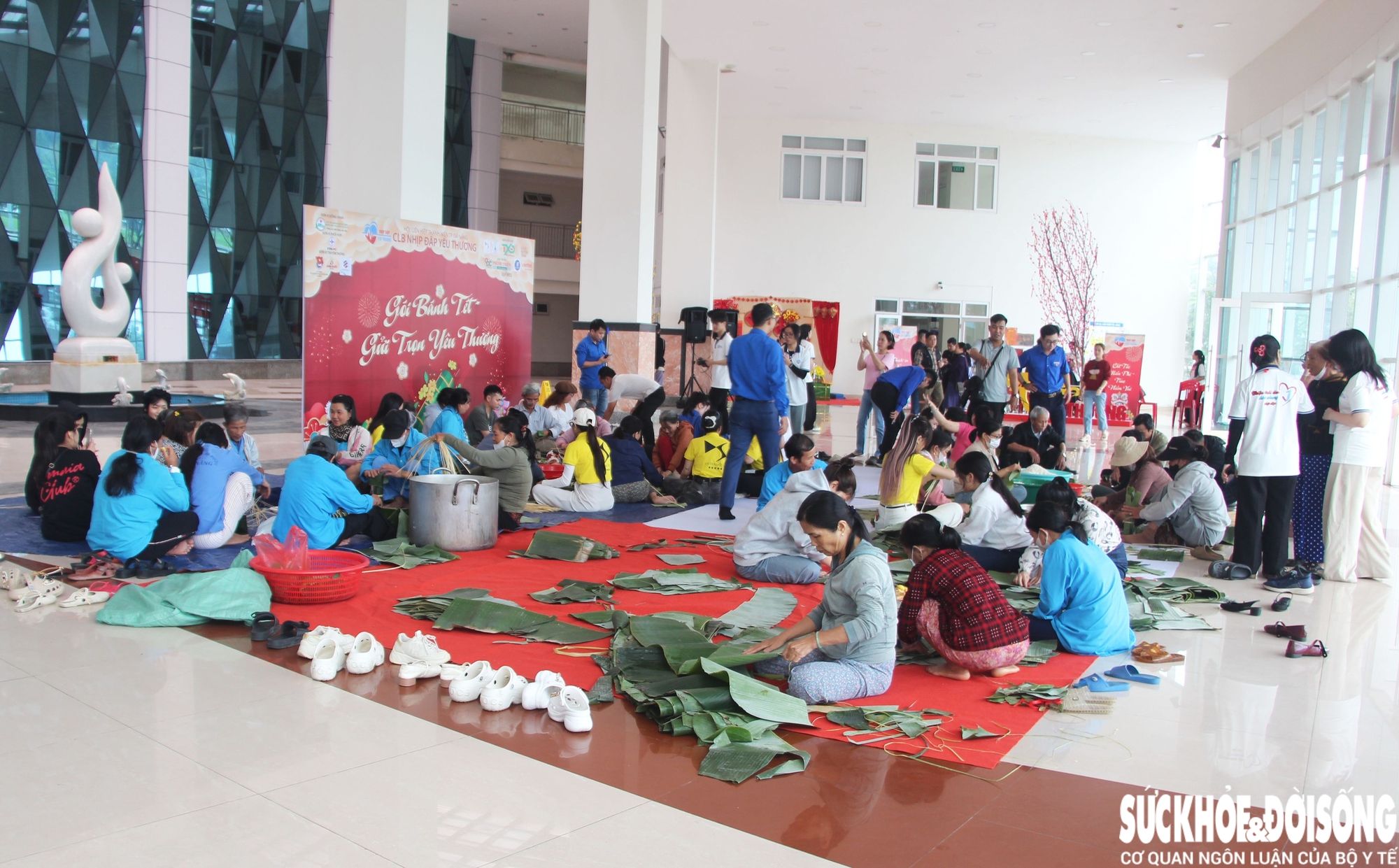 Mang sắc xuân đến với những bệnh nhân điều trị xuyên Tết- Ảnh 4.