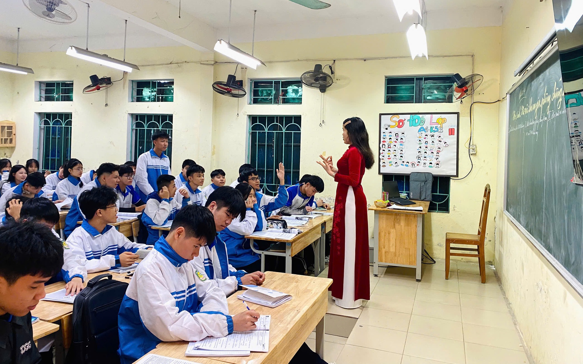 Giáo viên Hà Nội khắc khoải lo mất thưởng Tết, Sở GD&ĐT nói gì?