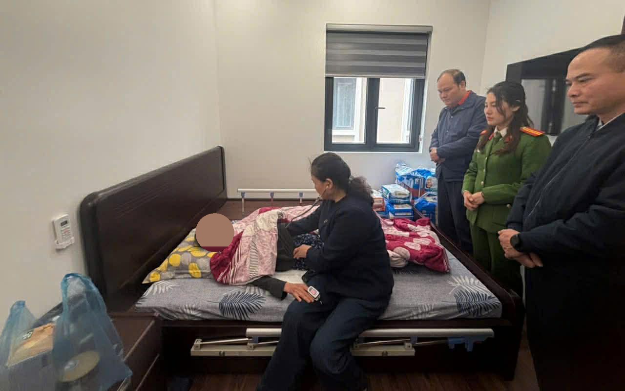 40 phút 'vàng' hồi sinh vận động cho cụ bà 101 tuổi- Ảnh 3. 40 phút 'vàng' hồi sinh vận động cho cụ bà 101 tuổi- Ảnh 3.