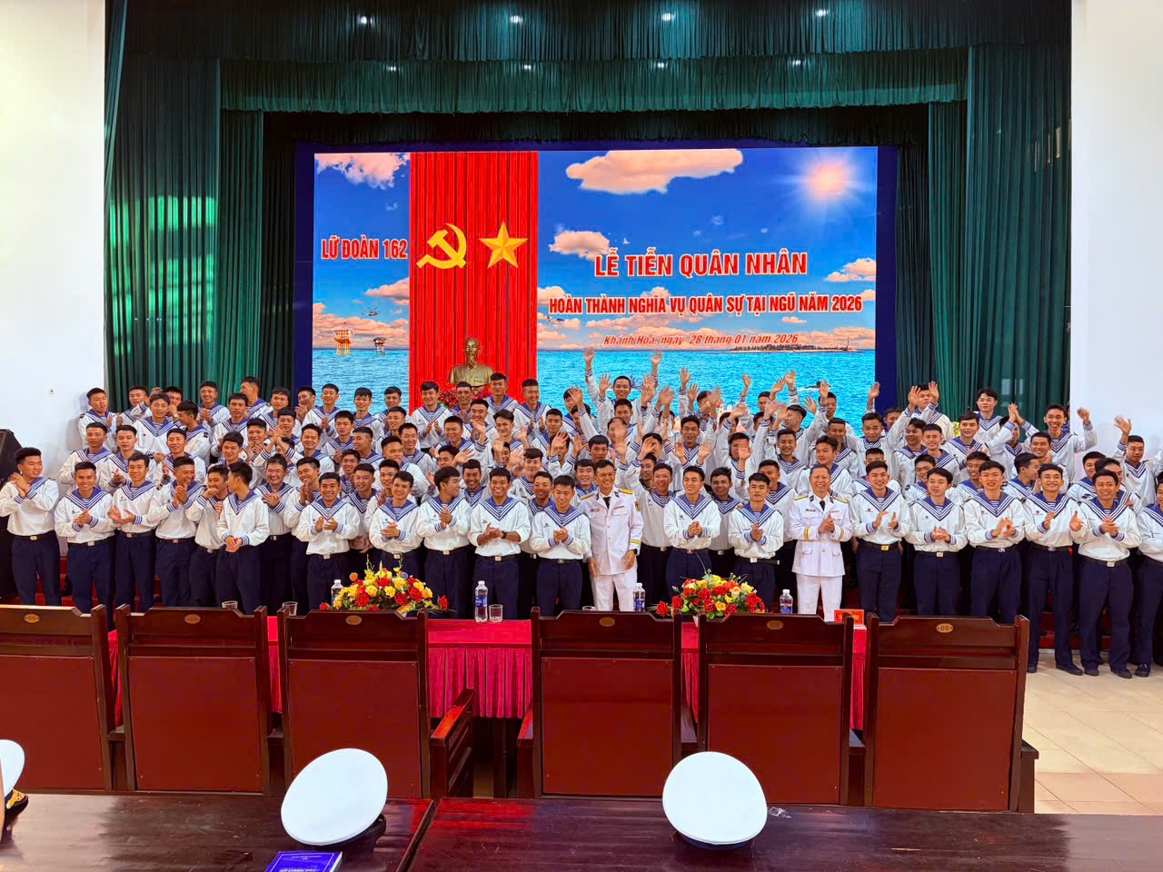 TPHCM và Quân chủng Hải quân chúc Tết Bộ Tư lệnh Vùng 5 Hải quân- Ảnh 4. Vùng 4 Hải quân tiễn hơn 2.000 chiến sĩ hoàn thành nghĩa vụ quân sự