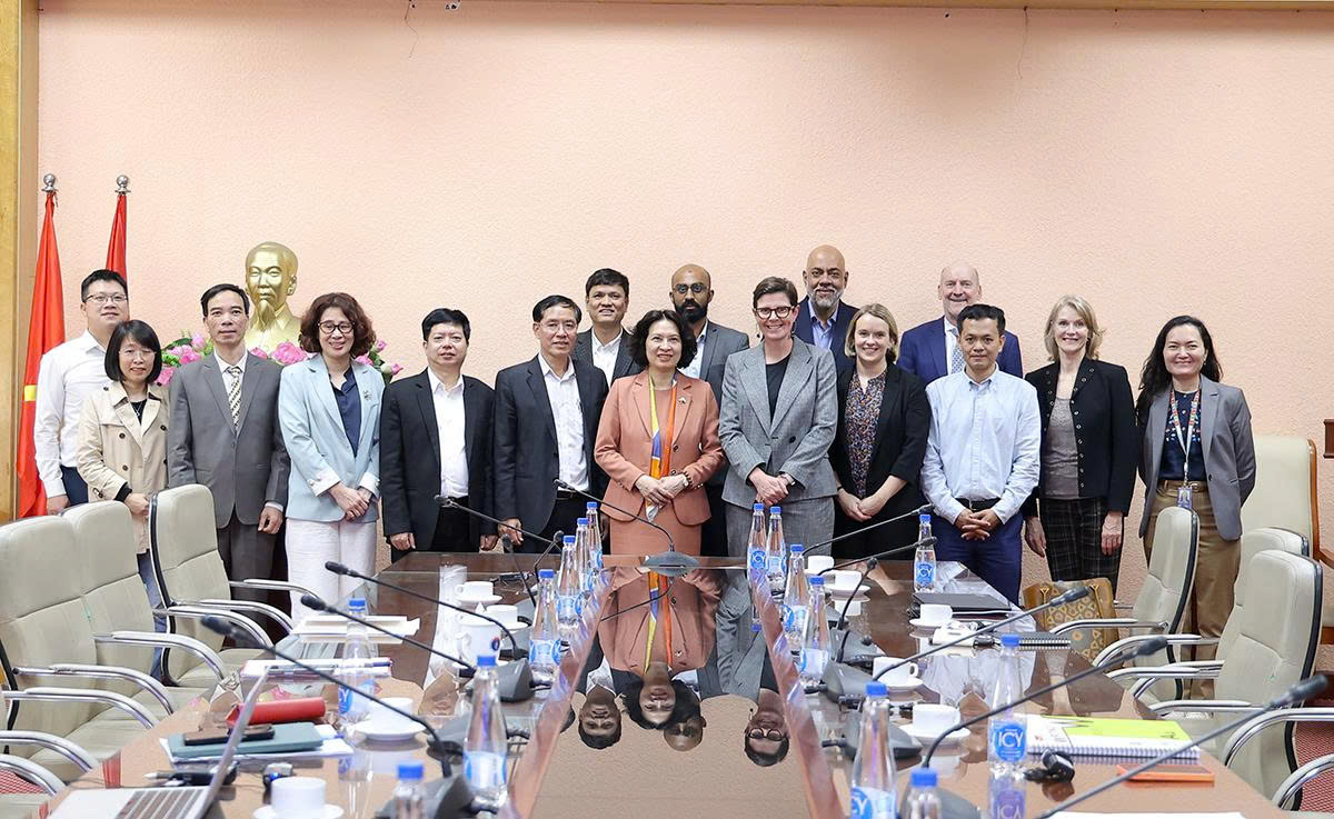 Thứ trưởng Nguyễn Thị Liên Hương làm việc với đối tác quốc tế về giám sát quản lý tăng huyết áp tại Trạm Y tế- Ảnh 5.