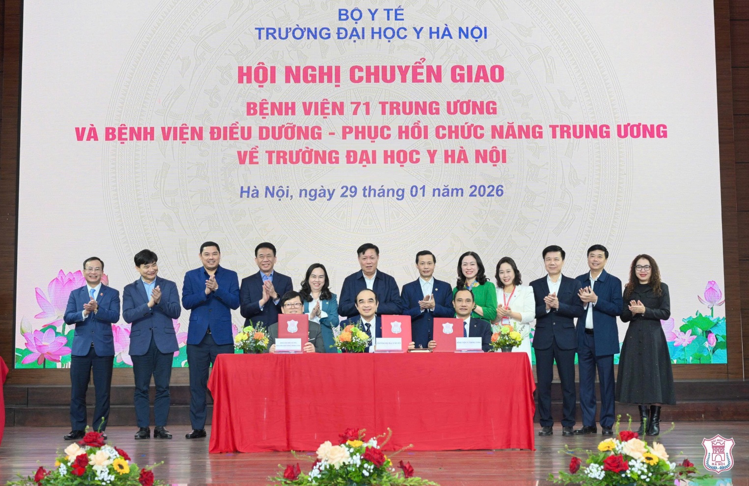 2 bệnh viện trung ương chính thức chuyển giao về Trường Đại học Y Hà Nội- Ảnh 1.