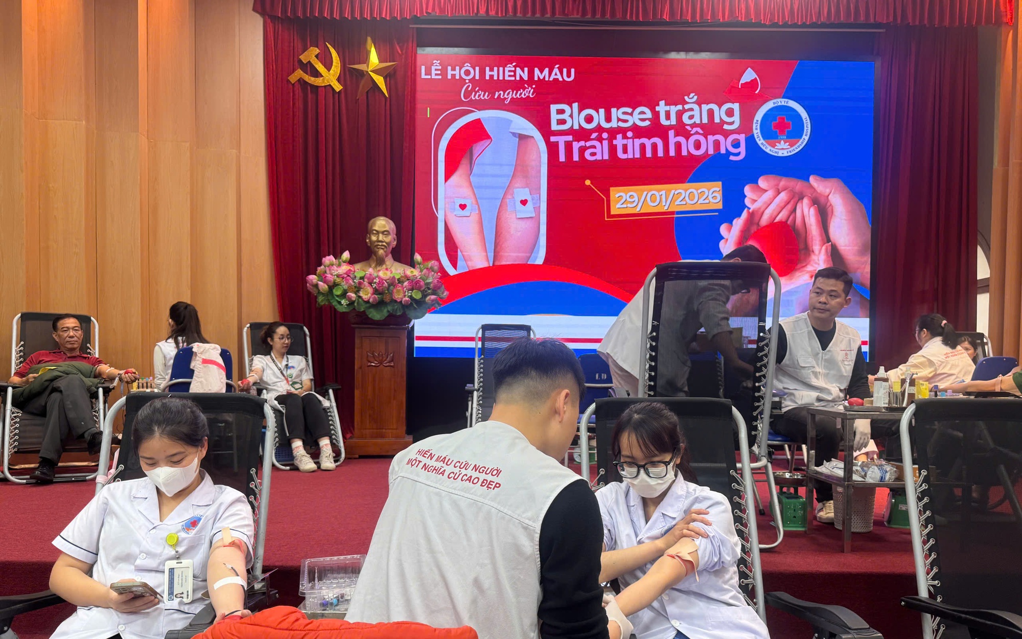 Thứ trưởng Trần Văn Thuấn trao quyết định bổ nhiệm Phó Giám đốc Bệnh viện Mắt Trung ương- Ảnh 10.