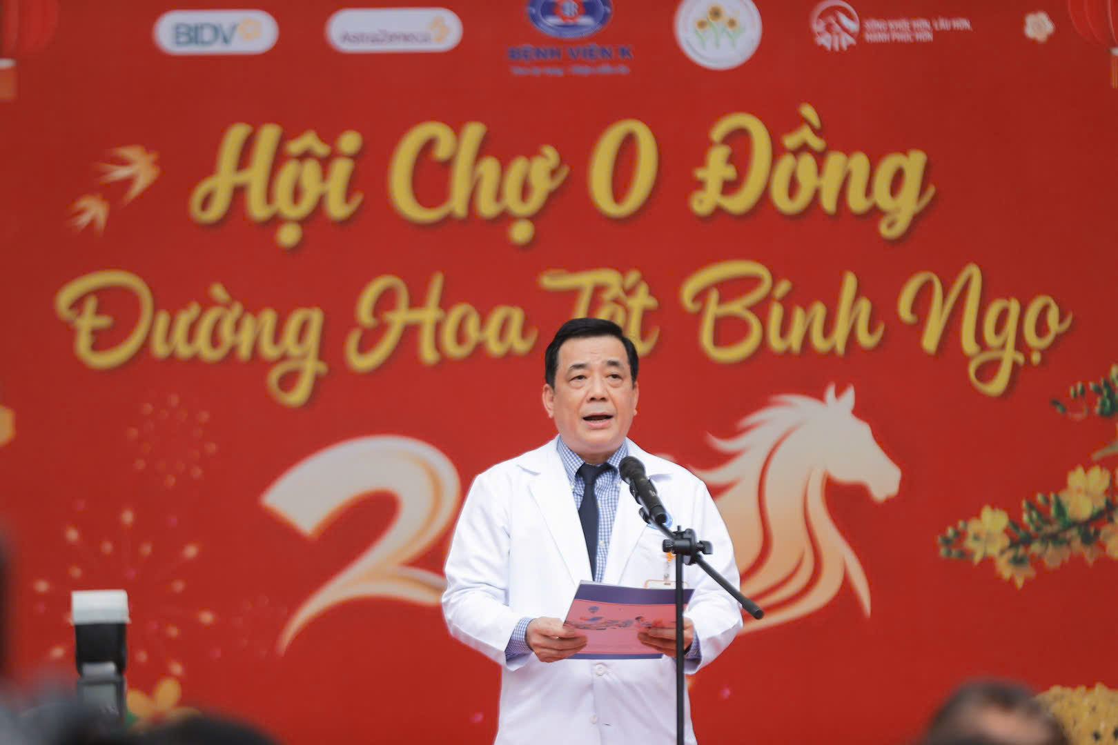 Người bệnh ở Bệnh viện K được 'tiếp sức' hơn 3.000 phần quà tại 'Hội chợ 0 đồng' - Ảnh 2.