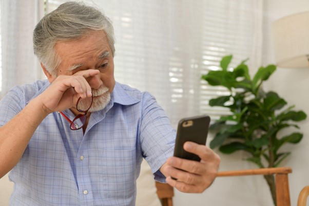 Xua tan nỗi lo mắt khô, mờ nhòe: bí quyết để tuổi già thêm thảnh thơi- Ảnh 2.