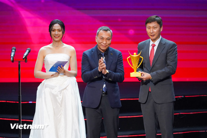 Cúp Chiến thắng 2025: Trịnh Thu Vinh lập kỷ lục, thầy Kim và Đình Bắc ghi dấu ấn- Ảnh 3. Cúp Chiến thắng 2025: Trịnh Thu Vinh lập kỷ lục, thầy Kim và Đình Bắc ghi dấu ấn- Ảnh 3.