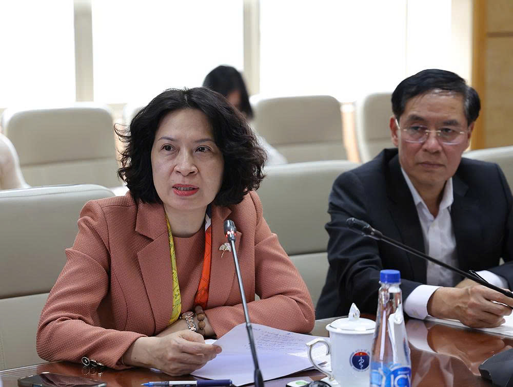 Thứ trưởng Nguyễn Thị Liên Hương làm việc với đối tác quốc tế về giám sát quản lý tăng huyết áp tại Trạm Y tế- Ảnh 1.