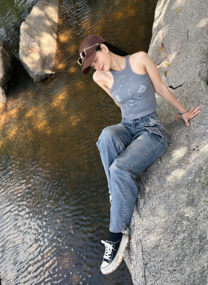 Nhan sắc đời thực khác xa màn ảnh của nữ chính phim 'Nhà hai chủ'- Ảnh 8. Nhan sắc đời thực khác xa màn ảnh của nữ chính phim 'Nhà hai chủ'- Ảnh 8.