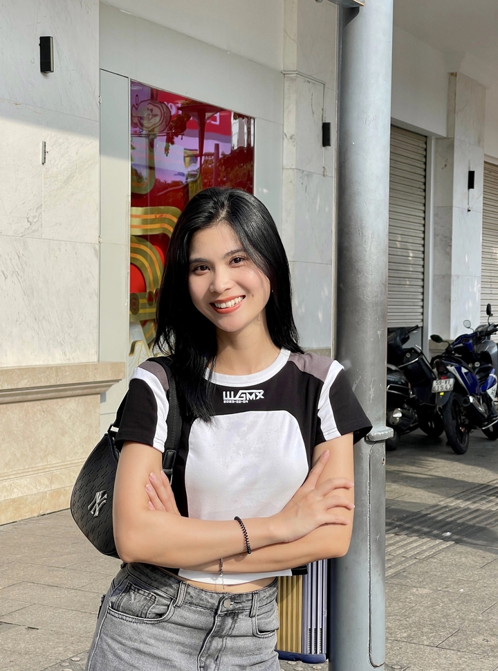 Nhan sắc đời thực khác xa màn ảnh của nữ chính phim 'Nhà hai chủ'- Ảnh 10. Nhan sắc đời thực khác xa màn ảnh của nữ chính phim 'Nhà hai chủ'- Ảnh 10.