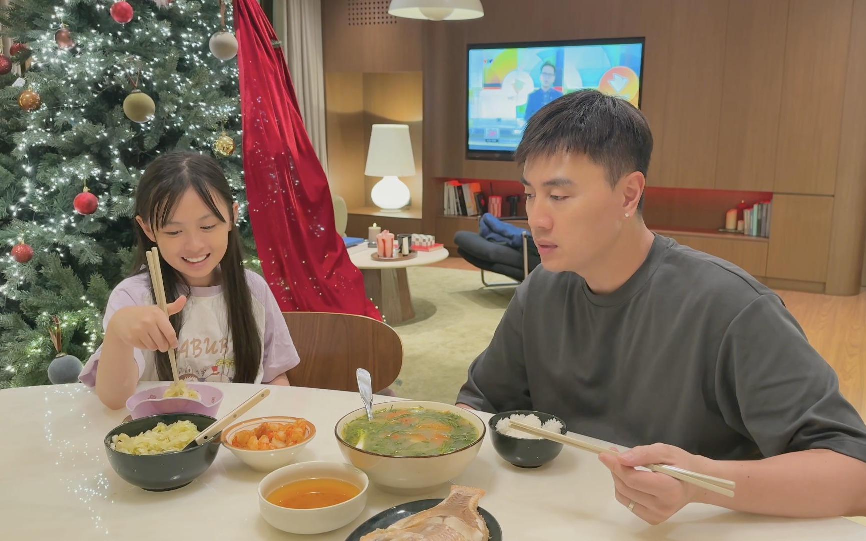 An toàn thực phẩm trong trường học là yêu cầu bắt buộc để bảo vệ sức khỏe học sinh
- Ảnh 2. An toàn thực phẩm trong trường học là yêu cầu bắt buộc để bảo vệ sức khỏe học sinh
- Ảnh 2.