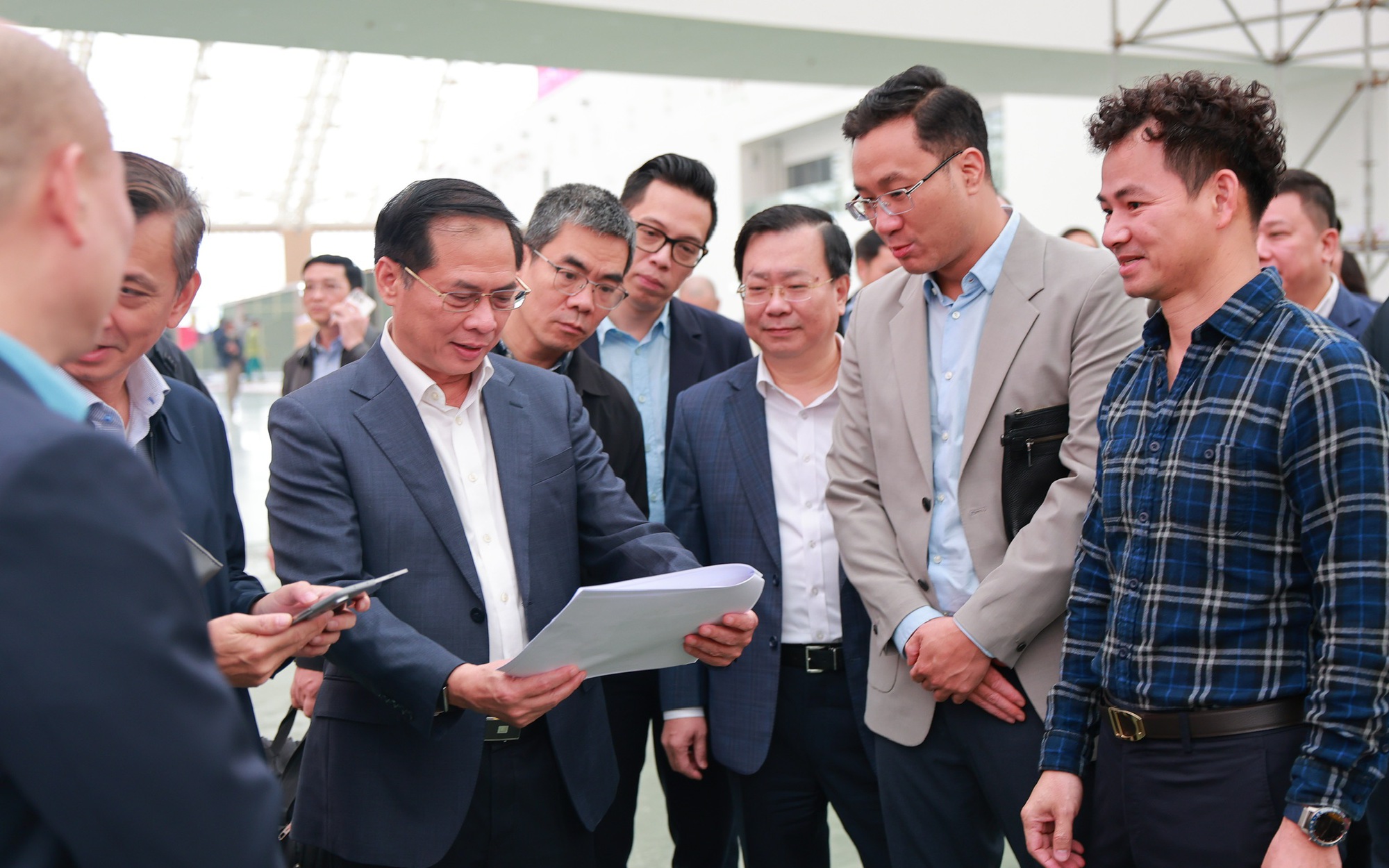 Phó Thủ tướng Bùi Thanh Sơn kiểm tra tình hình triển khai Hội chợ Mùa Xuân 2026