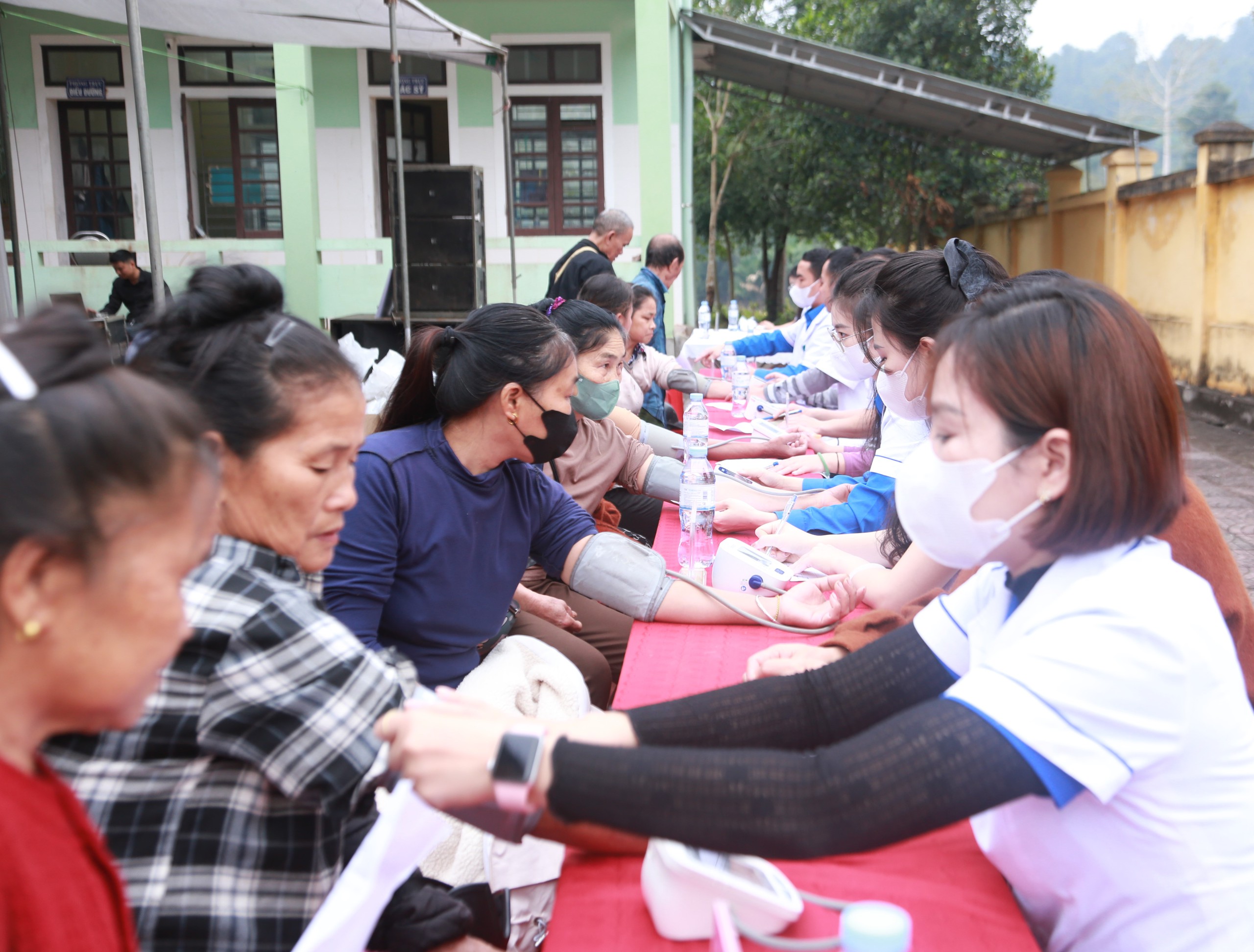 "Tết ấm vùng cao 2026" mang mùa xuân đến với đồng bào miền núi xứ Nghệ- Ảnh 11.