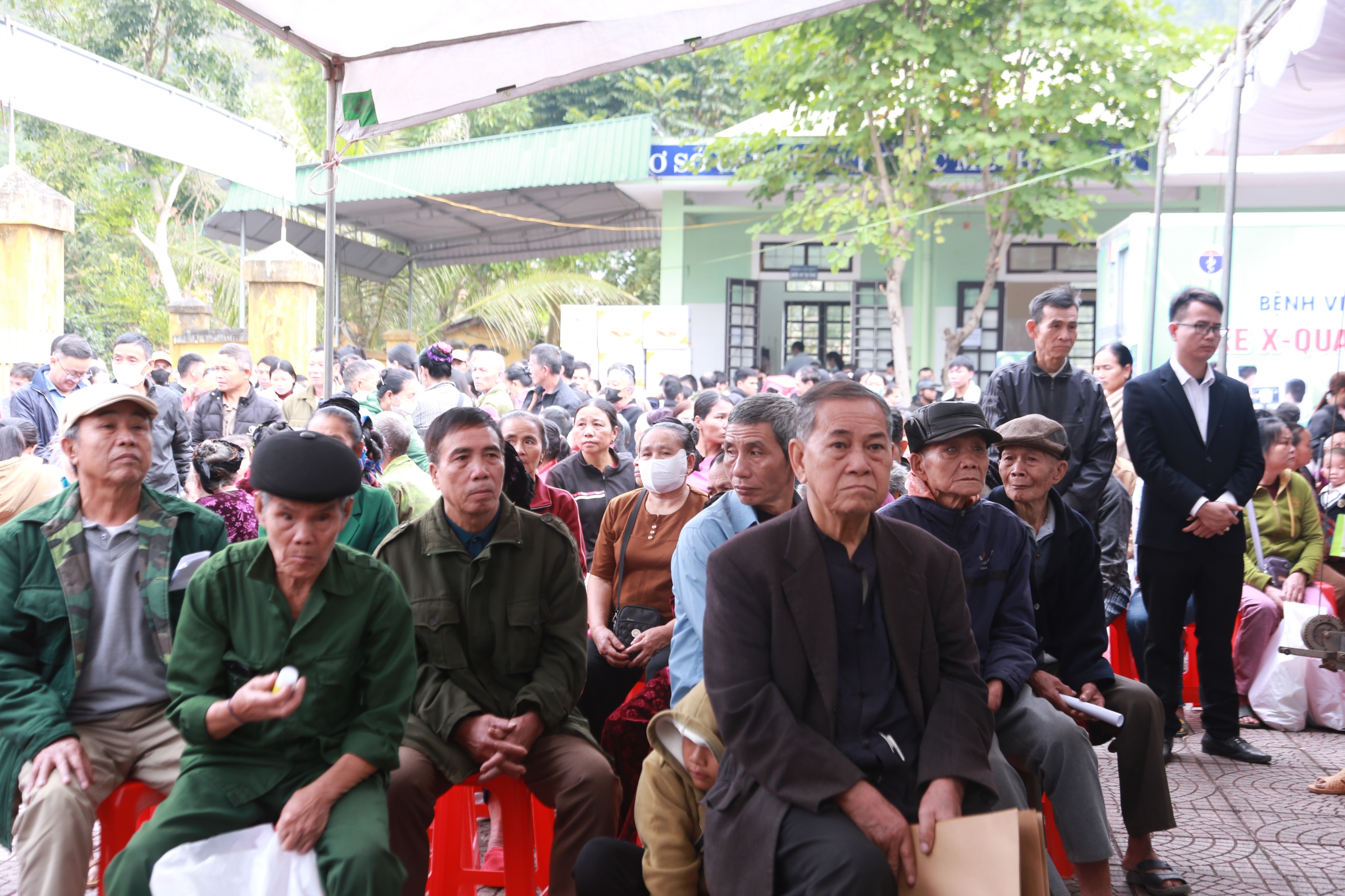 "Tết ấm vùng cao 2026" mang mùa xuân đến với đồng bào miền núi xứ Nghệ- Ảnh 9.