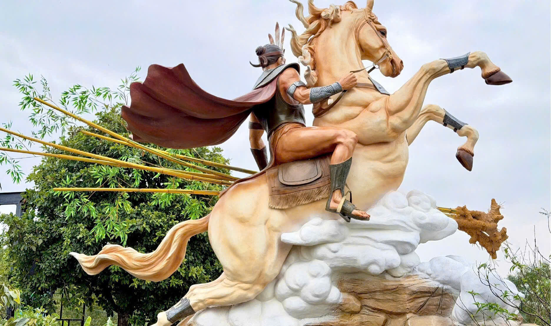 Linh vật Tết Bính Ngọ 2026 ra mắt nhiều nơi ở Quảng Trị- Ảnh 9. Linh vật Tết Bính Ngọ 2026 ra mắt nhiều nơi ở Quảng Trị- Ảnh 9.