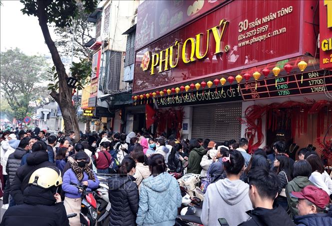 Giá vàng lao dốc sau khi lập đỉnh: Rủi ro gia tăng với đầu tư ngắn hạn- Ảnh 1.