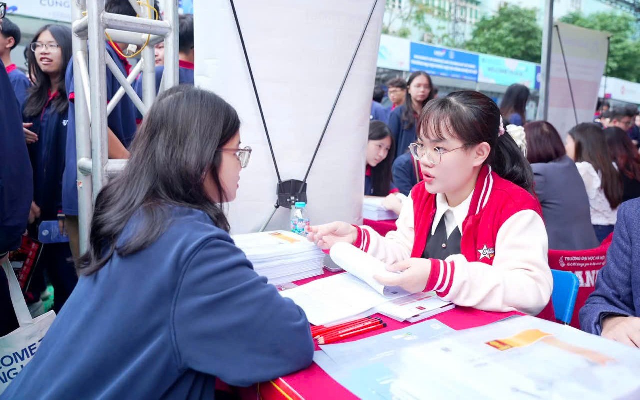 Khi điểm cộng xét tuyển bị siết, phụ huynh có nên tiếp tục đầu tư IELTS?