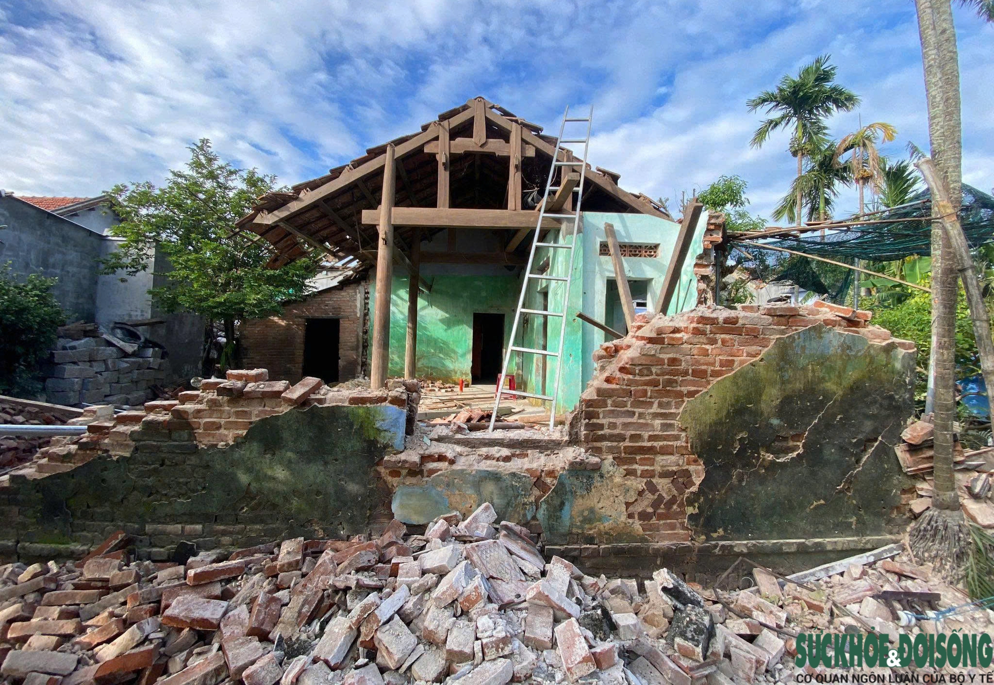 Mái nhà kiên cố trở về sau những ngày lũ dữ- Ảnh 3.