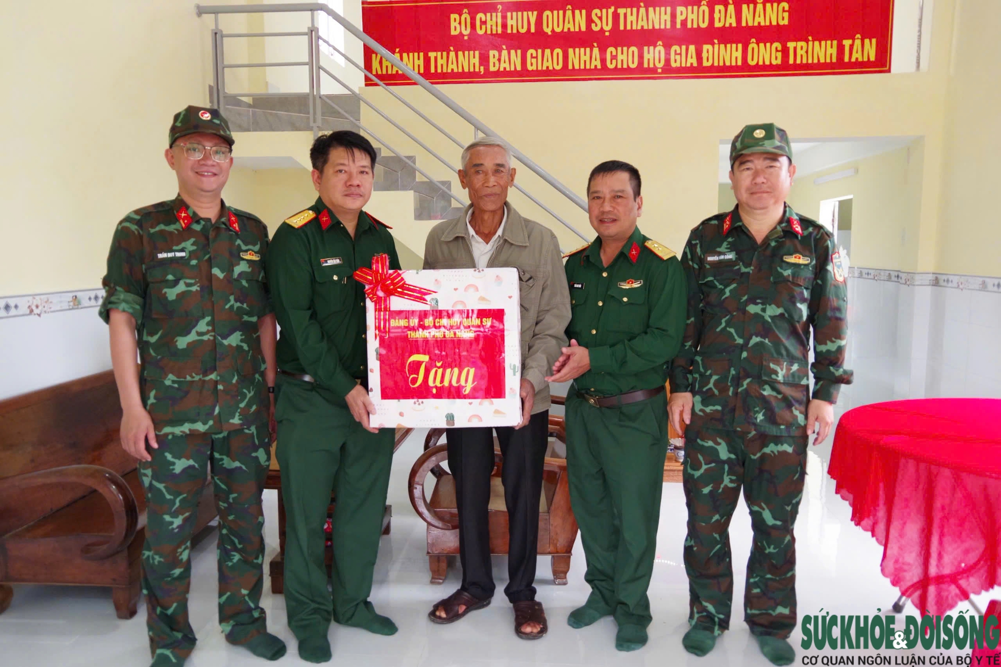 Mái nhà kiên cố trở về sau những ngày lũ dữ- Ảnh 4.