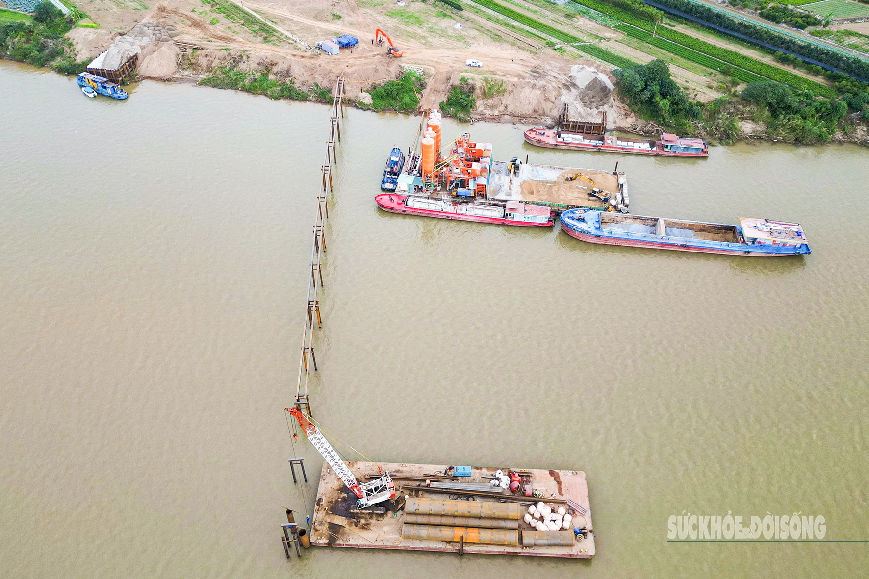 Ngắm đại công trường cầu Ngọc Hồi 11.844 tỷ đồng bắc qua sông Hồng- Ảnh 9.