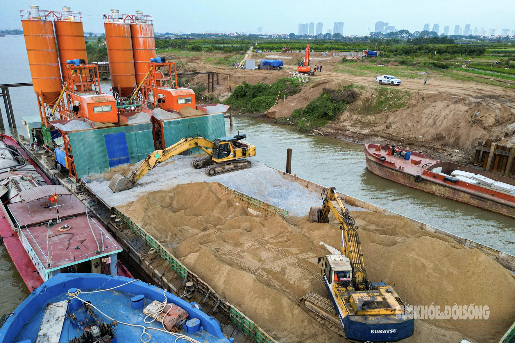 Ngắm đại công trường cầu Ngọc Hồi 11.844 tỷ đồng bắc qua sông Hồng- Ảnh 7.