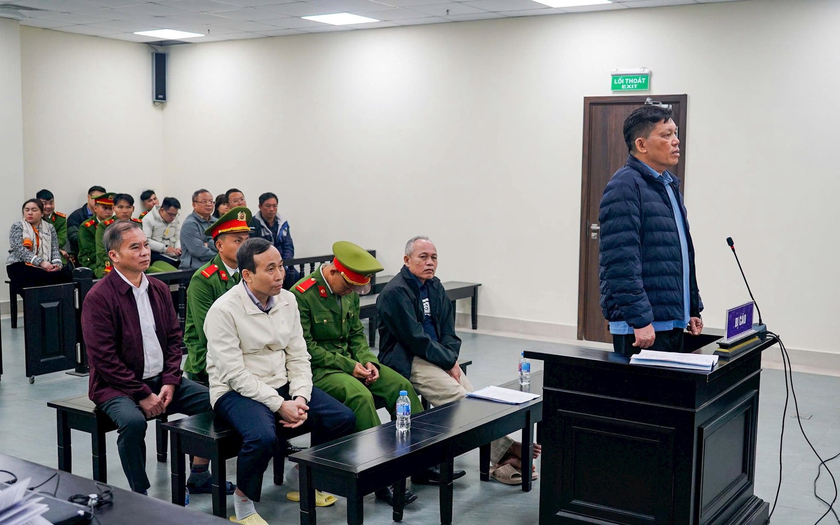 Cựu lãnh đạo Ban QLDA Đắk Lắk hầu tòa vì điều chỉnh tiêu chí chấm thầu cho doanh nghiệp