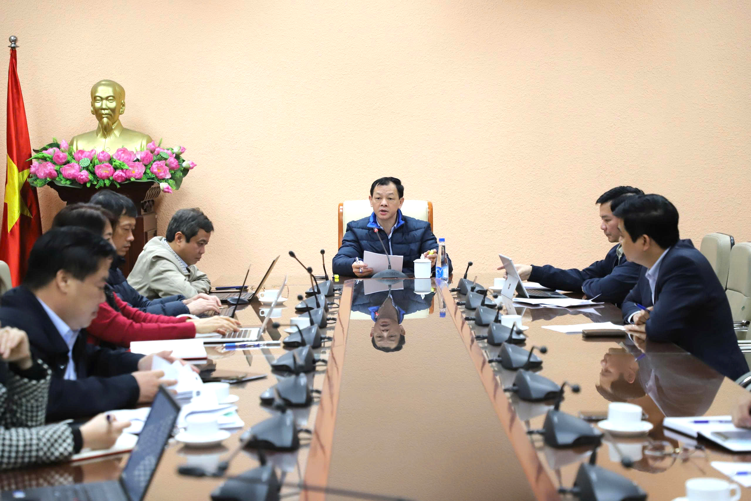 Tiếp tục đẩy mạnh phát triển khoa học công nghệ, đổi mới sáng tạo, chuyển đổi số y tế, gắn với trách nhiệm người đứng đầu- Ảnh 2.