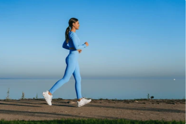 Chỉ đi bộ mỗi ngày có đủ cho phụ nữ trên 35 tuổi khỏe mạnh không?- Ảnh 1.