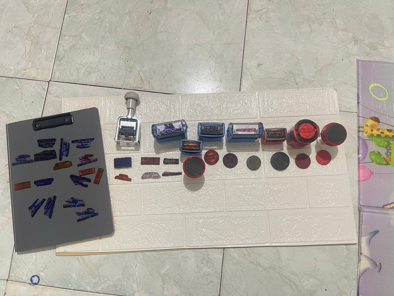 Làm giả giấy khám sức khỏe rồi rao bán trên mạng xã hội- Ảnh 2.