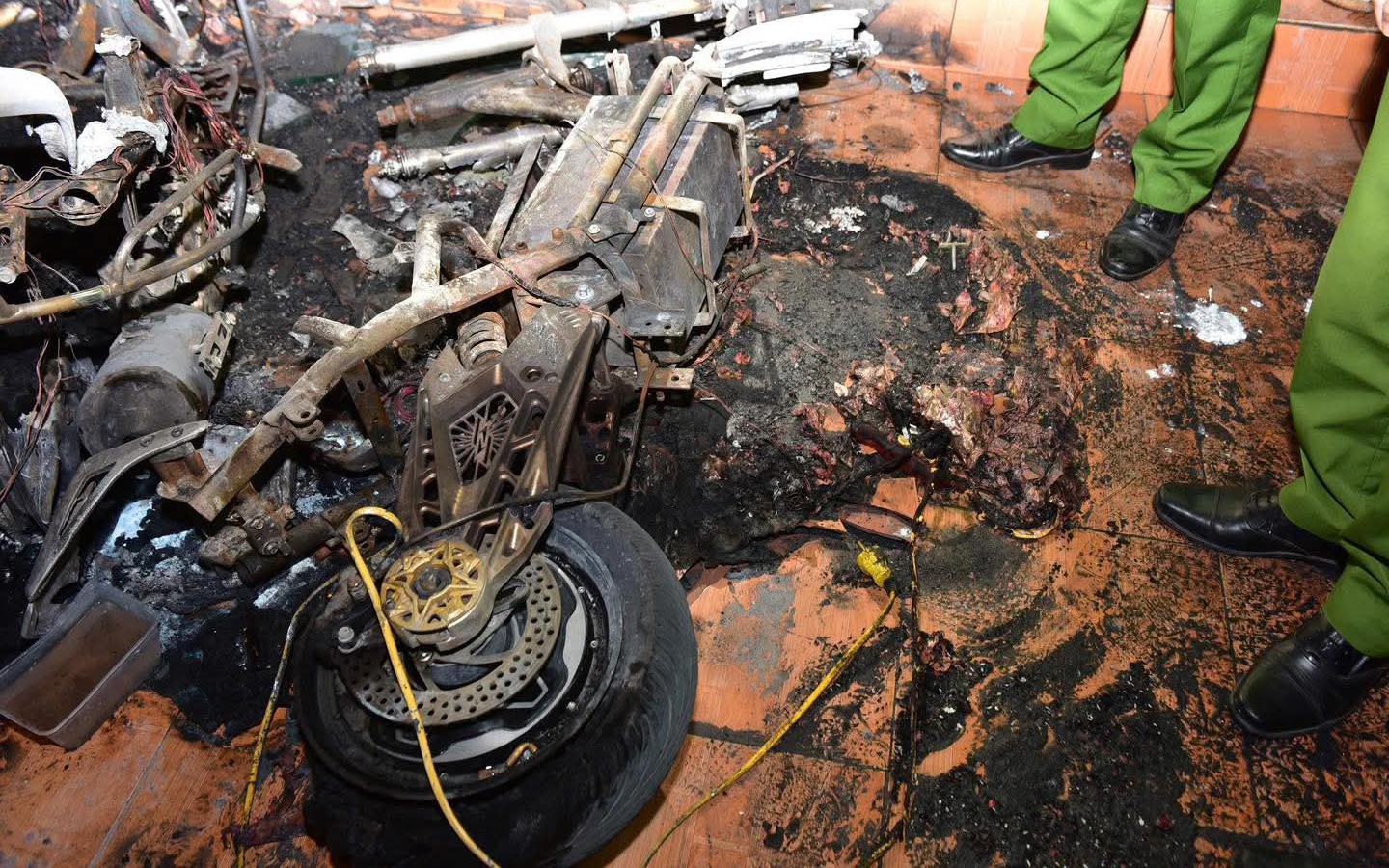 Sức khỏe của 15 người trong vụ cháy ở ngõ 82 Trần Cung đang được điều trị tại Bệnh viện E hiện ra sao?- Ảnh 6. Sức khỏe của 15 người trong vụ cháy ở ngõ 82 Trần Cung đang được điều trị tại Bệnh viện E hiện ra sao?- Ảnh 6.