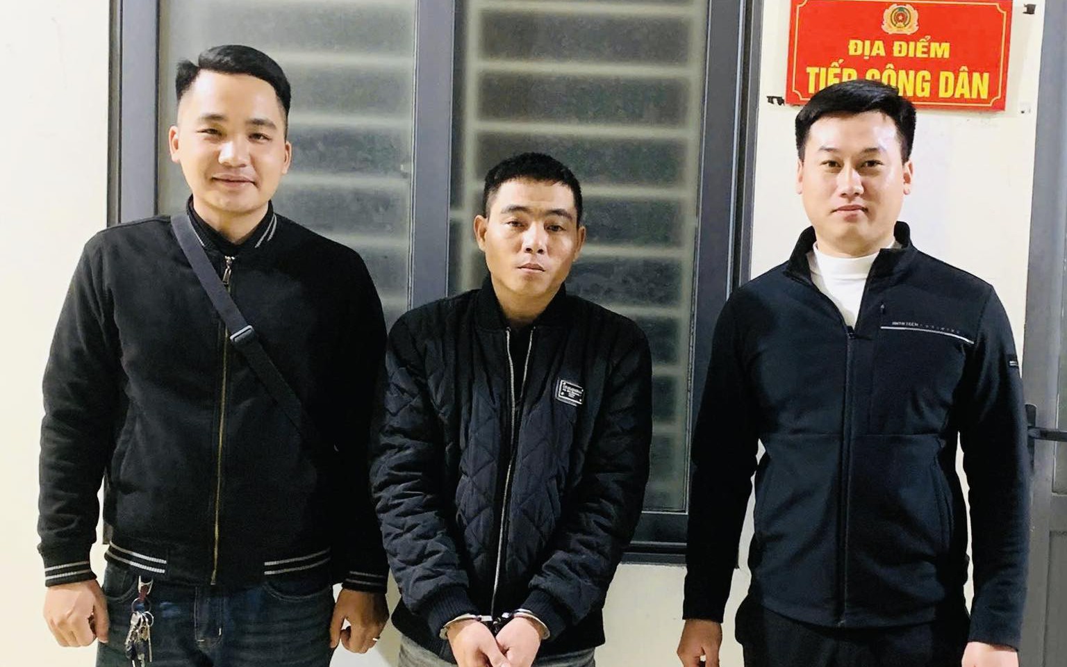 Bắt đối tượng hiếp dâm khi đang trên xe khách bỏ trốn