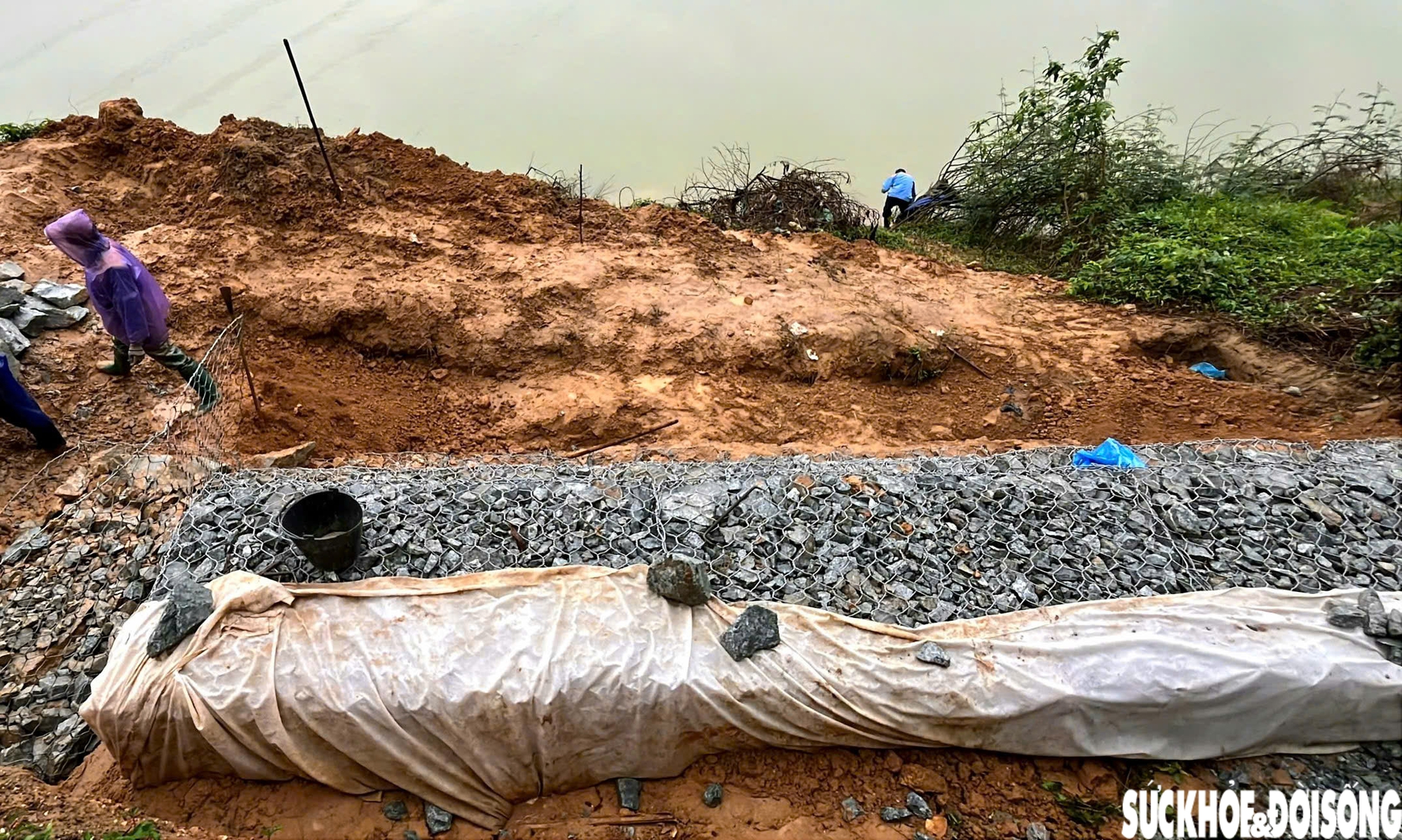 Khắc phục sạt lở uy hiếp tuyến giao thông huyết mạch ở Huế- Ảnh 8.