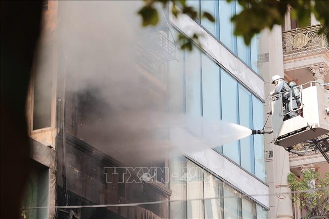 Thăm hỏi, hỗ trợ gia đình người bị nạn tại vụ cháy phường Hà Đông- Ảnh 1. Thăm hỏi, hỗ trợ gia đình người bị nạn tại vụ cháy phường Hà Đông- Ảnh 1.